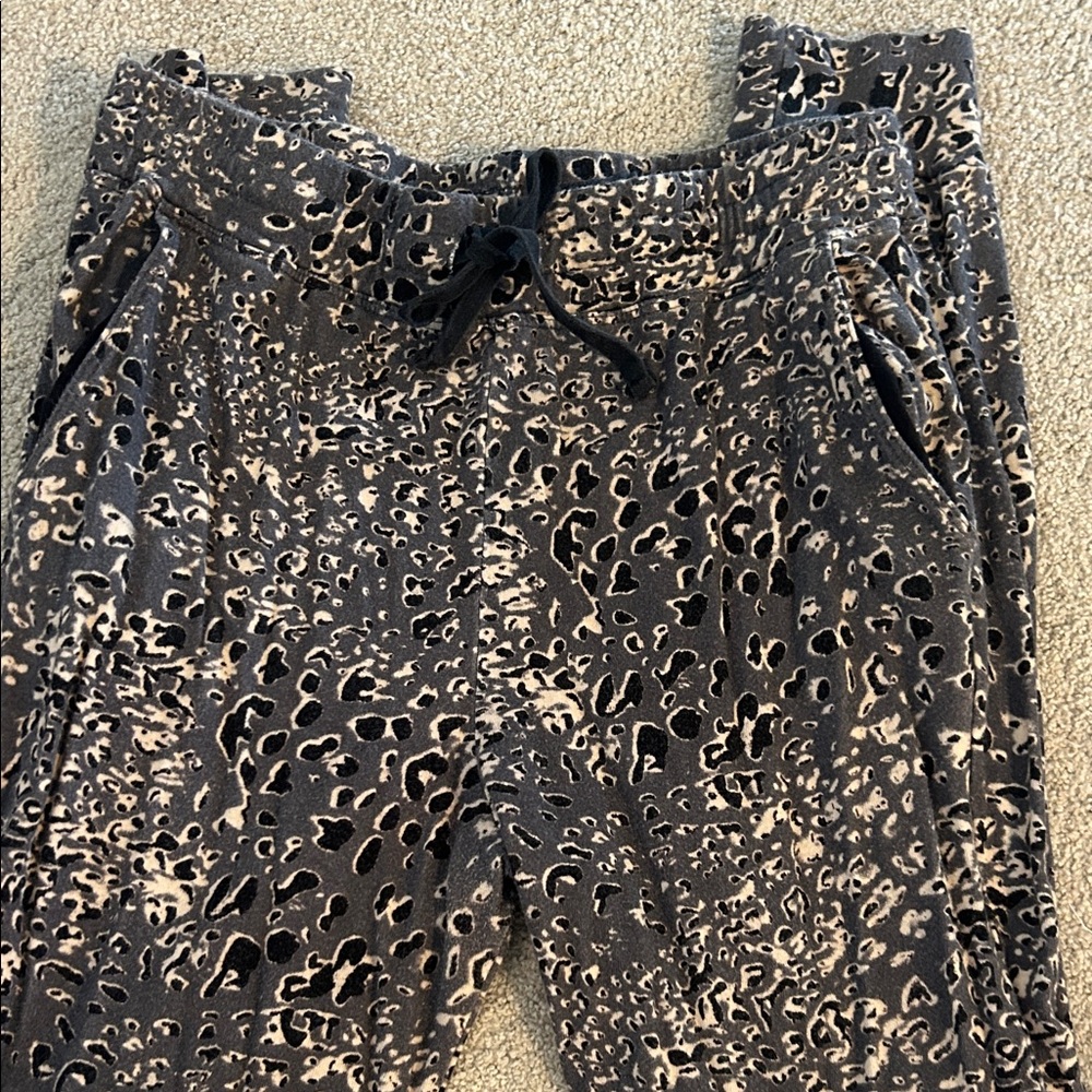 Sundry Black and Cream Printed Jogger Pants